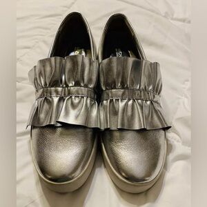 💖 MICHAEL KORS SIZE 11 SILVER SNEAKERS!💖